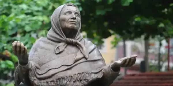 Баба Ванга и нейните рецепти с билки